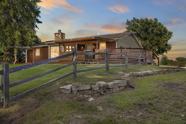 2100 25th Rd,  Sterling,  KS 67579