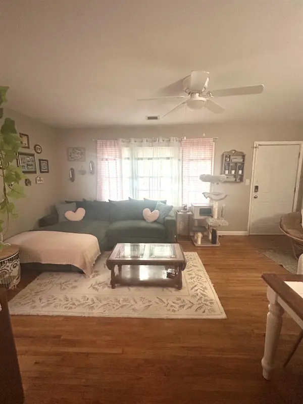 2421 S Bennett Ave, Wichita, KS 67217