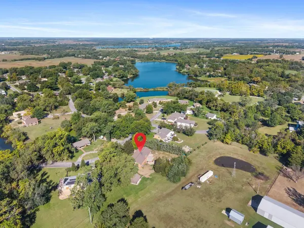 4 Lakewood Dr, Goddard, KS 67052