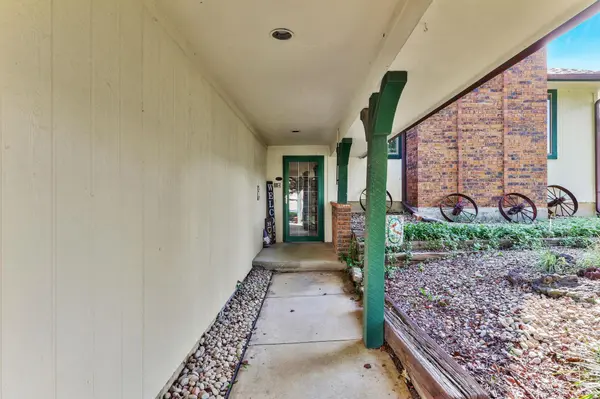 1940 S Lori Lane, Wichita, KS 67207