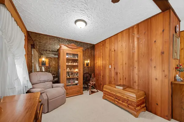 449 W 4th Street, Haysville, KS 67060