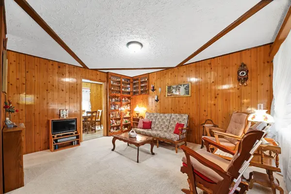 449 W 4th Street, Haysville, KS 67060