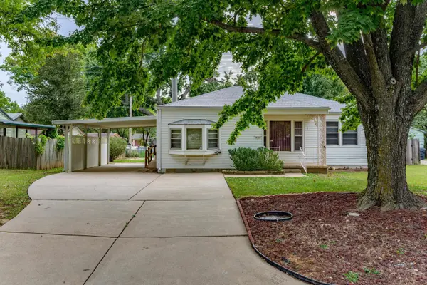 610 Eastview Dr, Mulvane, KS 67110