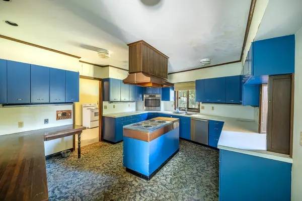 1600 N Fairfield, Wichita, KS 67208