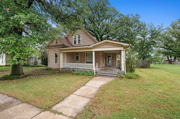 612 N Commercial Ave,  Sedgwick,  KS 67135