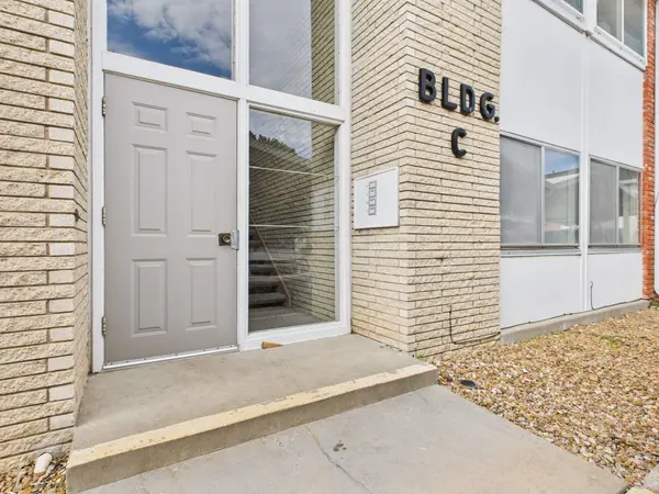 1201 W River Blvd, Wichita, KS 67203