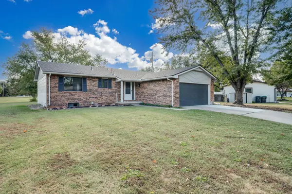 1208 N Brunswick St, Wichita, KS 67212