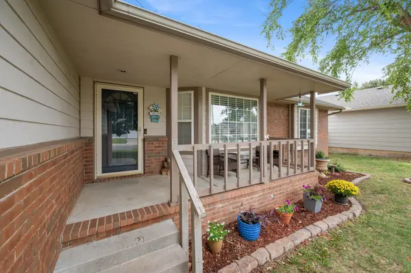 6167 E Quail Ridge Ct, Bel Aire, KS 67220