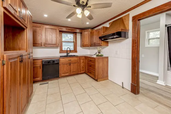 506 N Main St, Moline, KS 67353