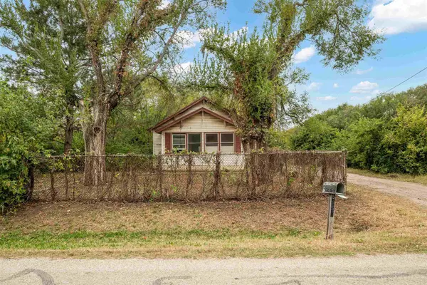 5951 N Seneca St, Wichita, KS 67204