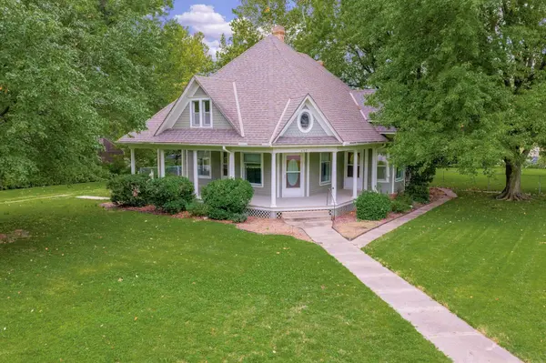 427 N Line,  Belle Plaine,  KS 67013