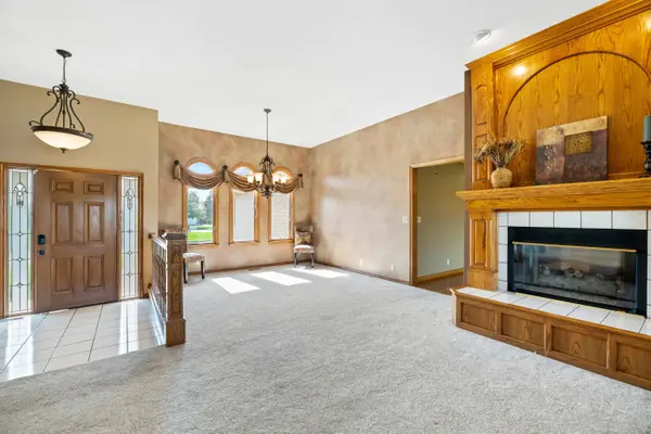 214 S Breezy Pointe Cir, Wichita, KS 67235