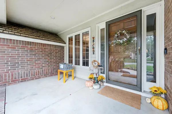 1508 S Creekside Ln, Wichita, KS 67230