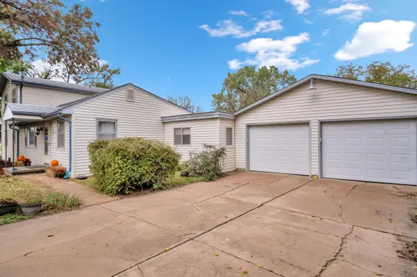 1416 E 9th St, Newton, KS 67114