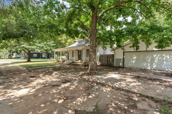 402 E 4th St, Haven, KS 67543