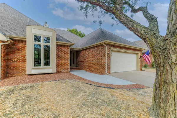 9430 E Bent Tree Cir, Wichita, KS 67226