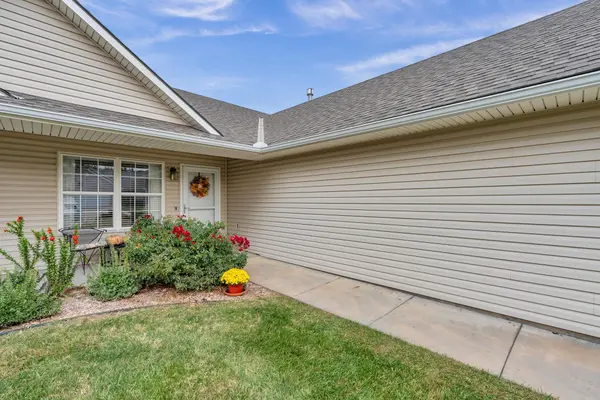 702 W Autumn Ridge Ct, Andover, KS 67002