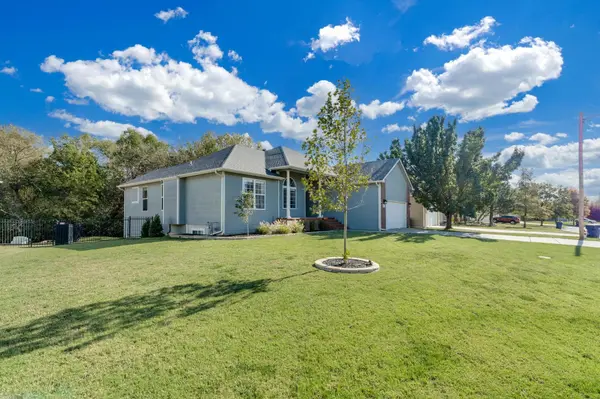 4460 N Rushwood St., Bel Aire, KS 67226-1475