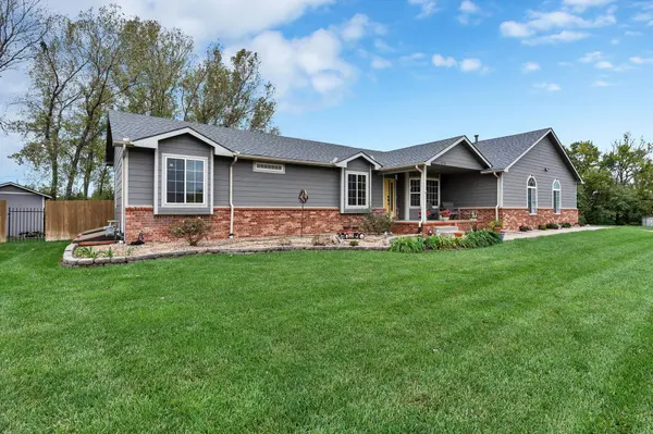 415 W Pepper Ridge Cir, Andover, KS 67002