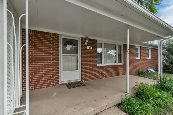 156 W Alexander Dr, Haysville, KS 67060