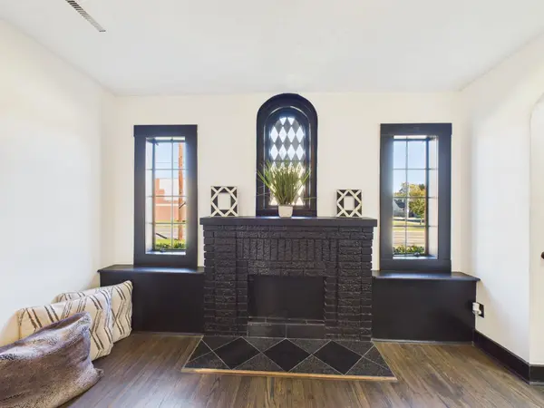 305 N Oliver Ave, Wichita, KS 67208