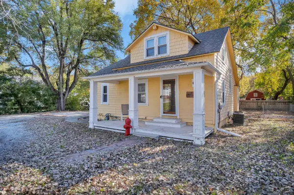 211 E Main St, Goessel, KS 67053