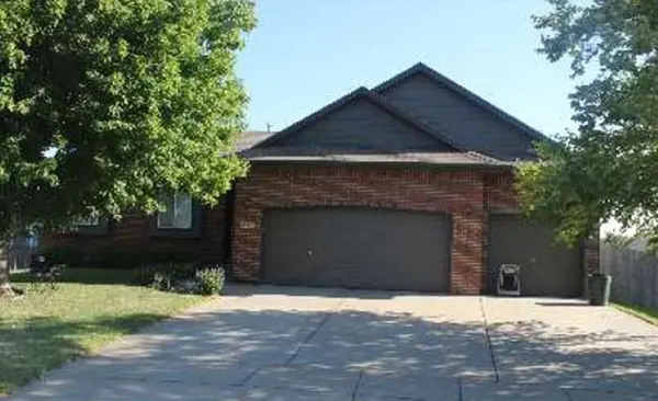 3327 N Lake Ridge, Wichita, KS 67205
