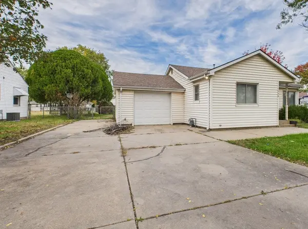 1304 W 27th St S, Wichita, KS 67217