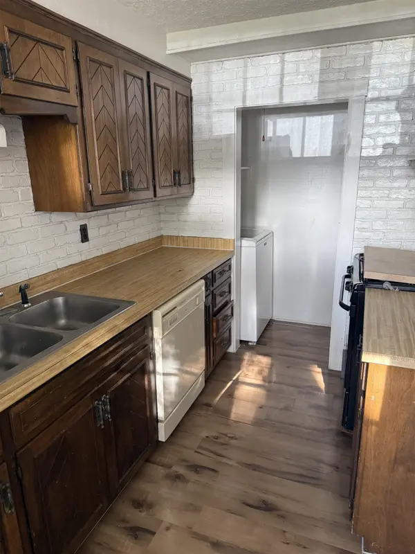 1016 S Pershing, Wichita, KS 67218
