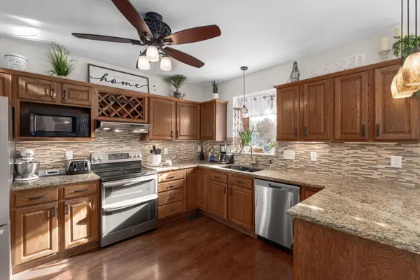 2410 N Watersedge Cir, Wichita, KS 67205