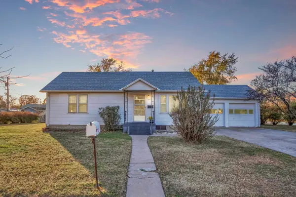 1021 N Madison Ave,  Newton,  KS 67114