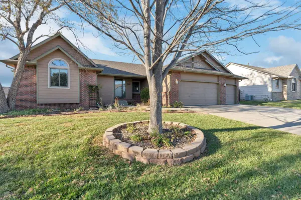 9506 E Elmwood St, Wichita, KS 67207