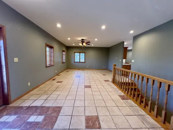 1110 Pecan Ln, Winfield, KS 67156