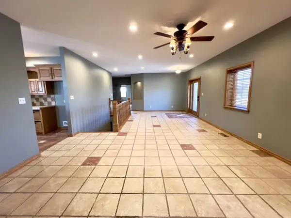 1110 Pecan Ln, Winfield, KS 67156