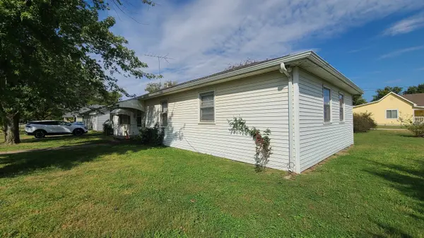 102 W Garfield Ave, Mayfield, KS 67103