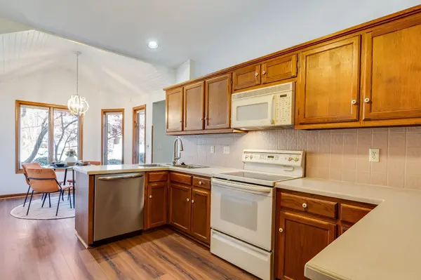 144 S Muirfield Cir, Wichita, KS 67209