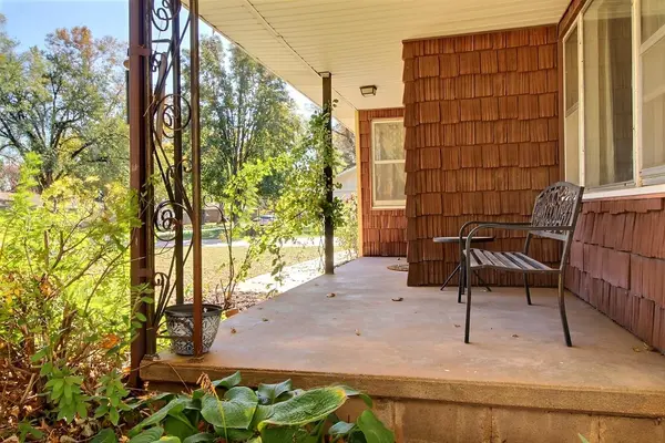 237 S 3rd St, Clearwater, KS 67026