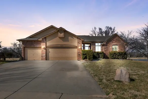 2225 N Sandplum Ct, Wichita, KS 67205