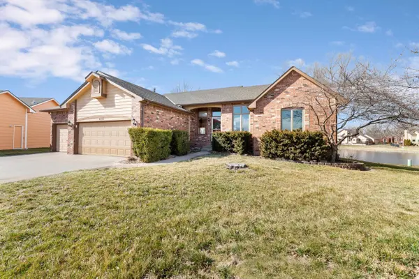 2225 N Sandplum Ct, Wichita, KS 67205