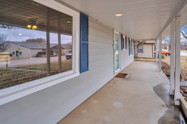 207 S Derby Ave, Derby, KS 67037