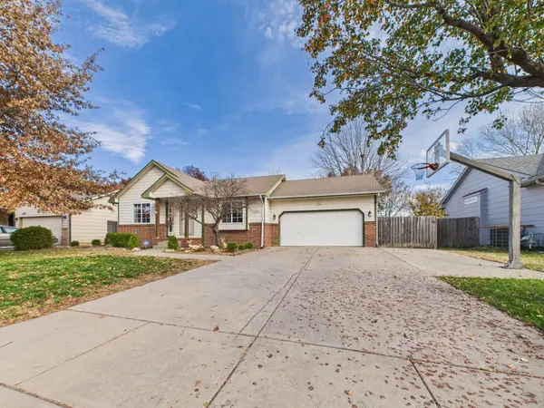 6334 N Upchurch Ave, Park City, KS 67219