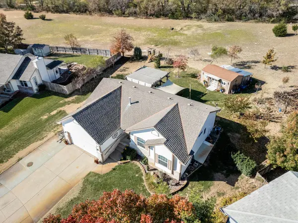1271 S Ward Pkwy, Haysville, KS 67060