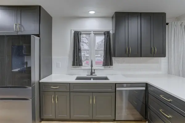 18 Easy St, Winfield, KS 67156