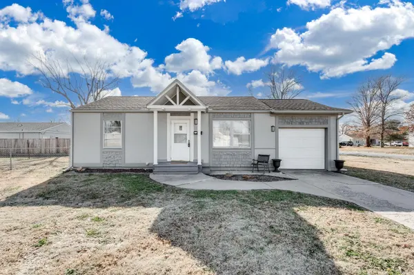 1129 W 18th Ave,  Hutchinson,  KS 67502