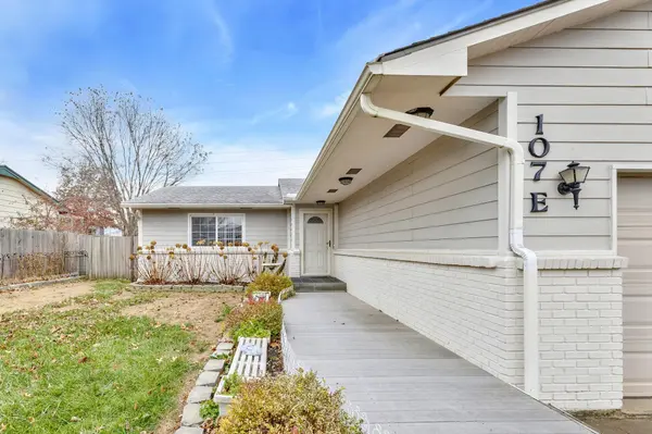 107 E North Point, Derby, KS 67037