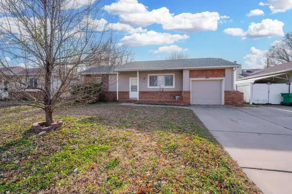 1307 E Kemper St, Wichita, KS 67216