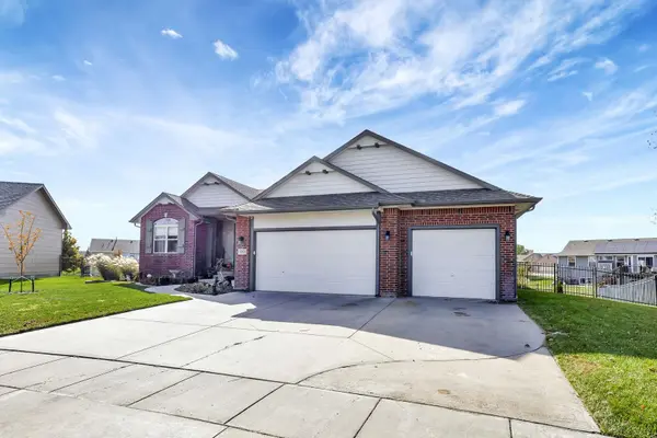 2423 N Spring Hollow, Wichita, KS 67228