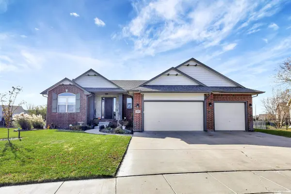 2423 N Spring Hollow, Wichita, KS 67228