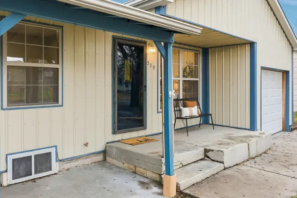 509 N 9th St, Towanda, KS 67144