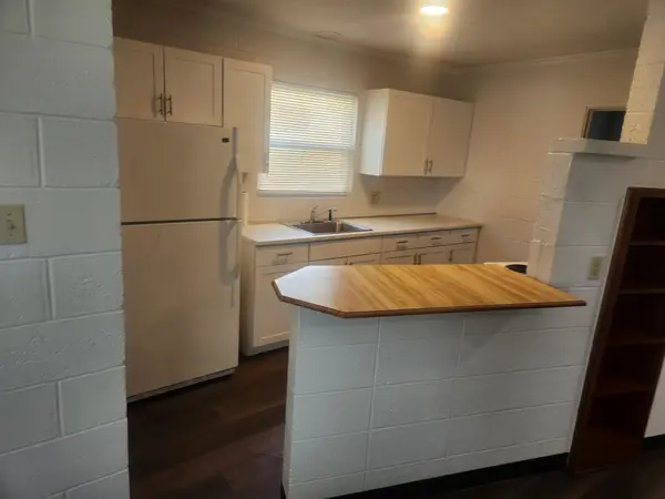 1712 Simpson Ave, Winfield, KS 67156